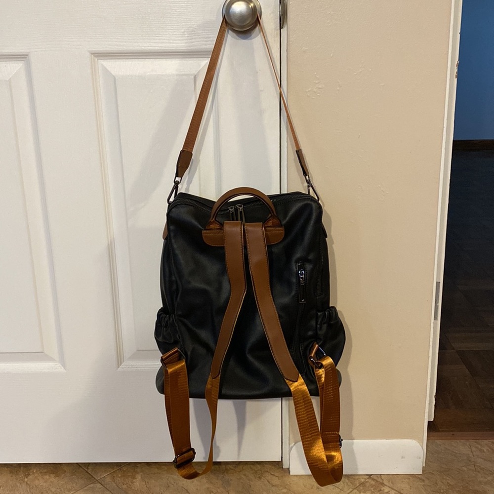 Backpack - Picture 2 of 3